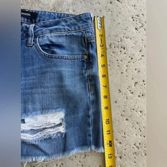 Ashley Mason High-Waisted Raw Hem Denim Shorts Medium Wash Sz 27 - Picture 3 of 10